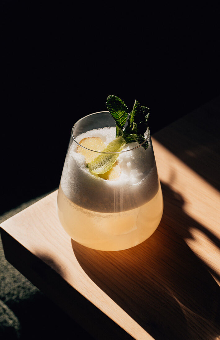 Alkoholfreier Ginger Fizz mit Ingwer und Minze