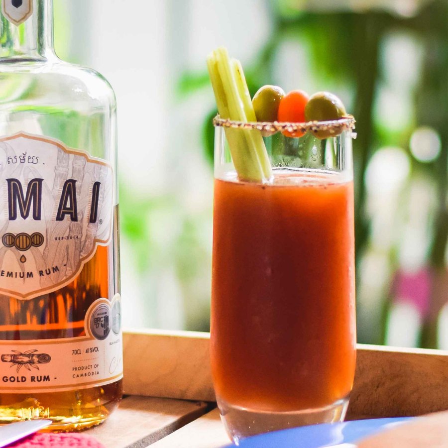 Bloody Mango Pirate — Cocktail mit Samai Kampot Pepper Rum, Tomate und Mango