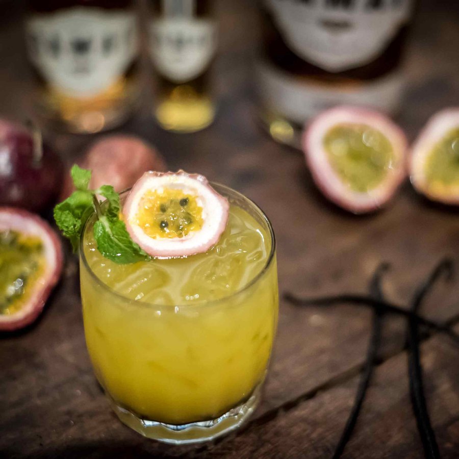 Passionate Distillers — Cocktail mit Samai Gold Rum und Maracuja