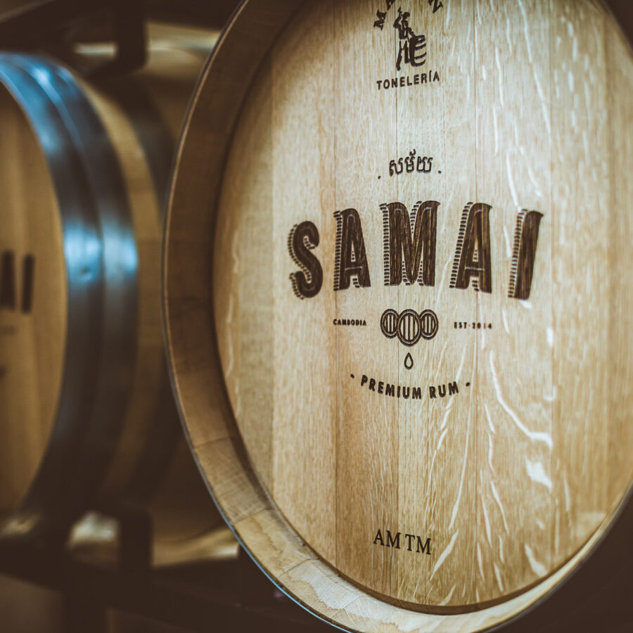 Fasslager der Samai Distillery in Phnom Penh